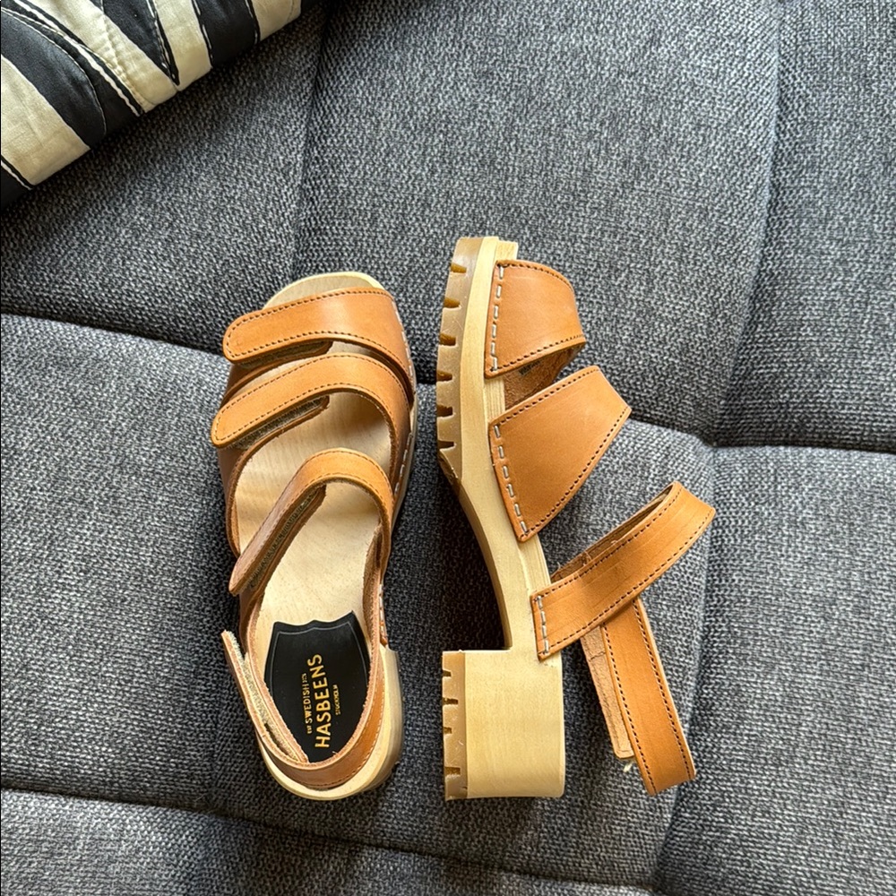 NWOB Swedish Hasbeens Tan Leather Sandals Minimalist Design sz 36/6